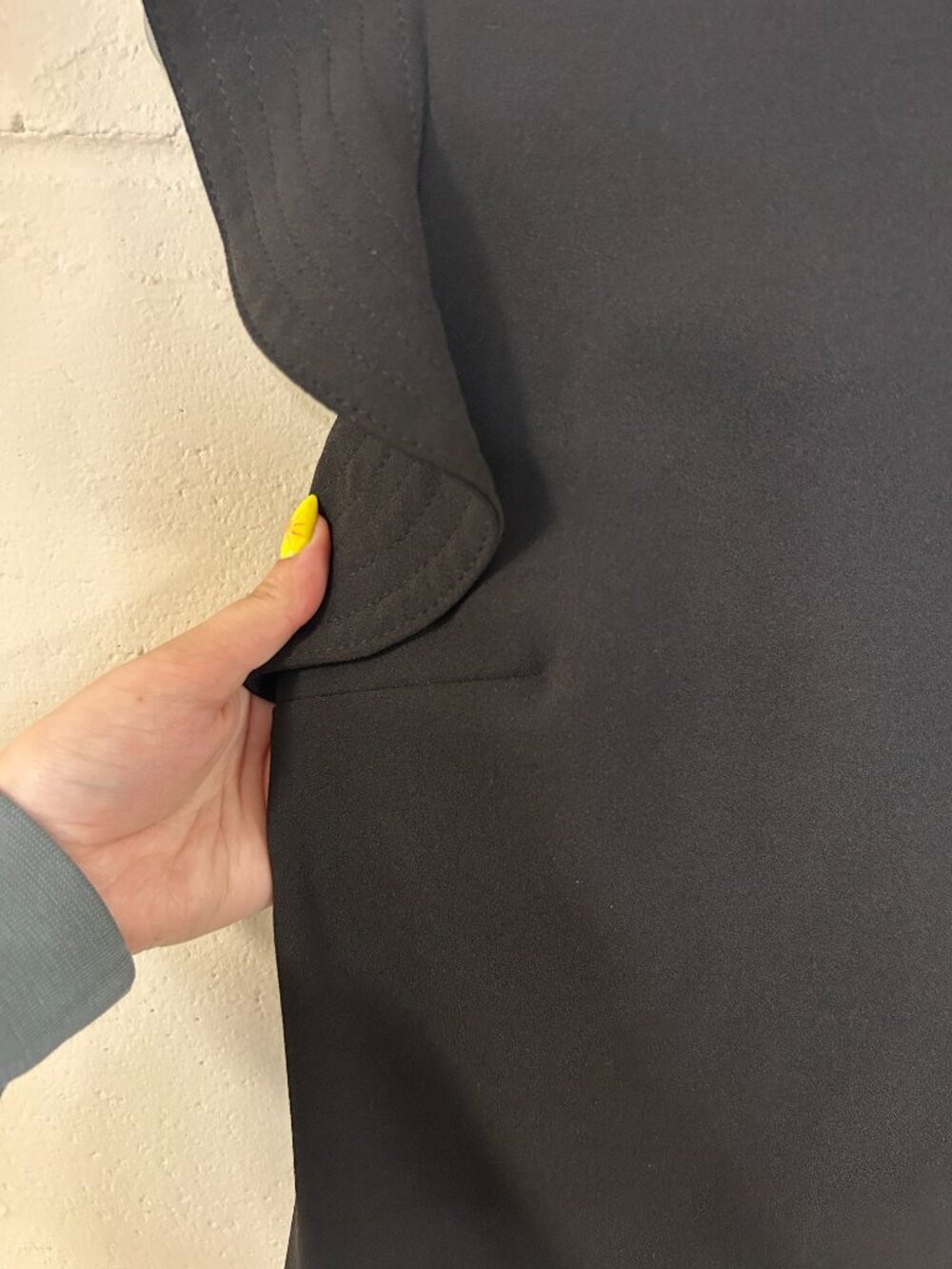 Calvin Klein Dress Womens Size 2 Flutter Sleeve Classic Black Sheath Cocktail - Picture 5 of 8